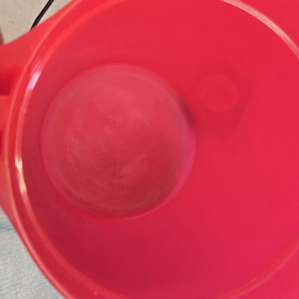 Tupperware 1 Gallon Drink Pitcher Red with Lid  8029A-2 3.8 Liter